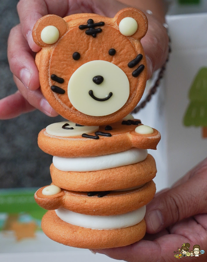 高雄 卷卷烘焙 甜點 點心 生乳銅鑼燒 造型 可愛 好吃 推薦 必買 左營 伴手禮 手信 彌月 禮盒 烏日餅