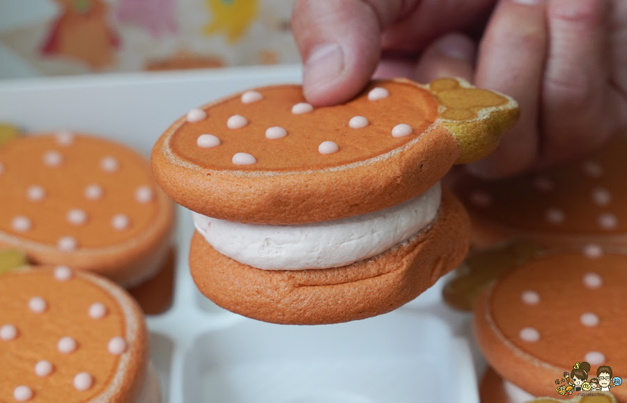 高雄 卷卷烘焙 甜點 點心 生乳銅鑼燒 造型 可愛 好吃 推薦 必買 左營 伴手禮 手信 彌月 禮盒 烏日餅