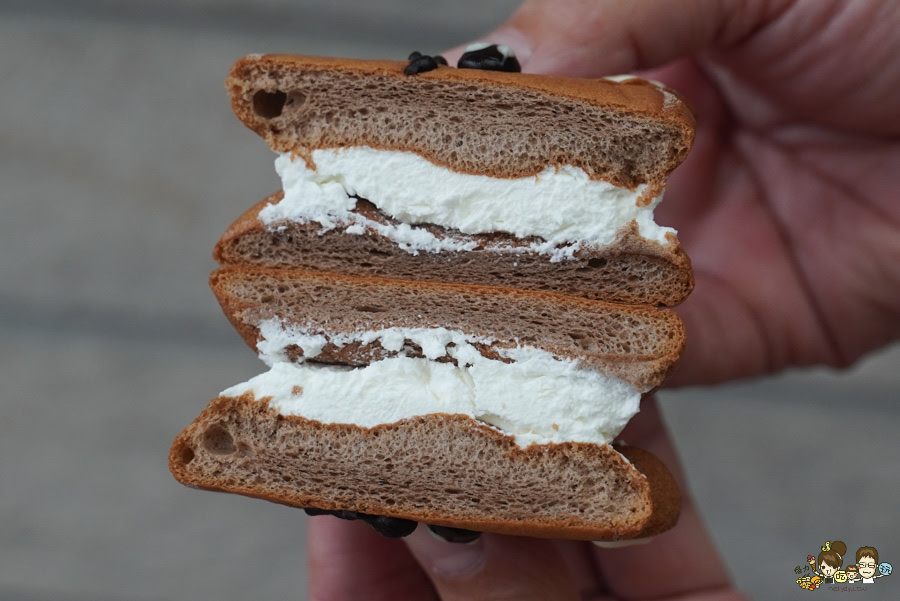 高雄 卷卷烘焙 甜點 點心 生乳銅鑼燒 造型 可愛 好吃 推薦 必買 左營 伴手禮 手信 彌月 禮盒 烏日餅