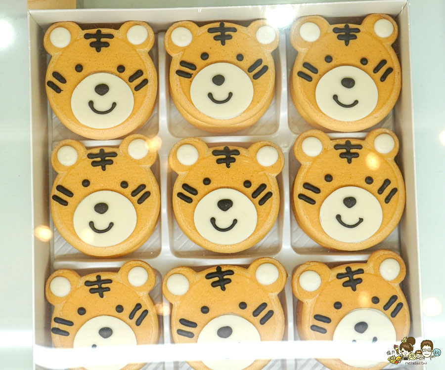 高雄 卷卷烘焙 甜點 點心 生乳銅鑼燒 造型 可愛 好吃 推薦 必買 左營 伴手禮 手信 彌月 禮盒 烏日餅
