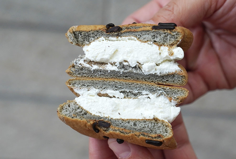 高雄 卷卷烘焙 甜點 點心 生乳銅鑼燒 造型 可愛 好吃 推薦 必買 左營 伴手禮 手信 彌月 禮盒 烏日餅