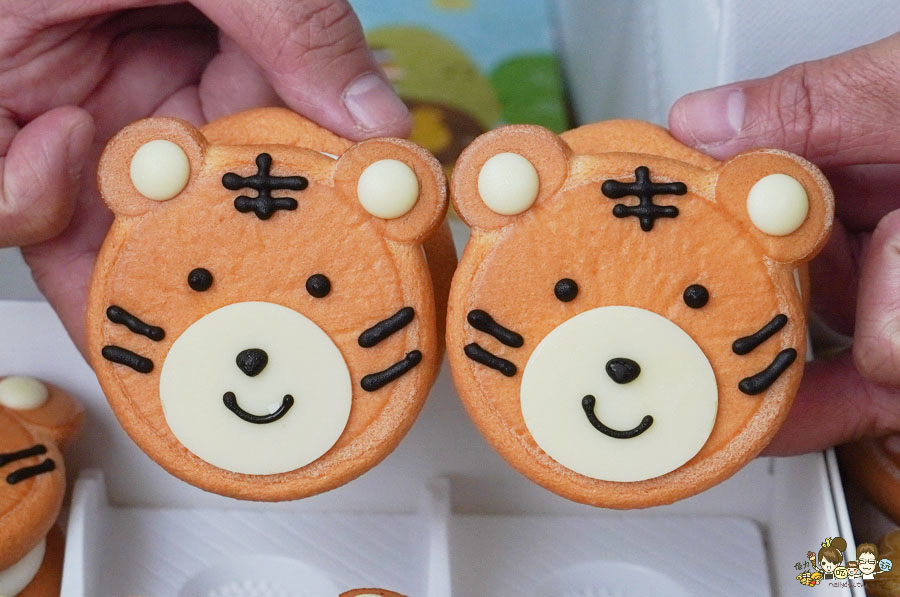 高雄 卷卷烘焙 甜點 點心 生乳銅鑼燒 造型 可愛 好吃 推薦 必買 左營 伴手禮 手信 彌月 禮盒 烏日餅