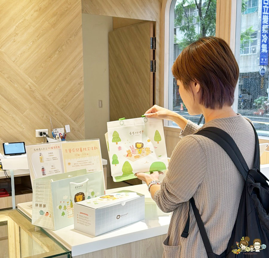 高雄 卷卷烘焙 甜點 點心 生乳銅鑼燒 造型 可愛 好吃 推薦 必買 左營 伴手禮 手信 彌月 禮盒 烏日餅