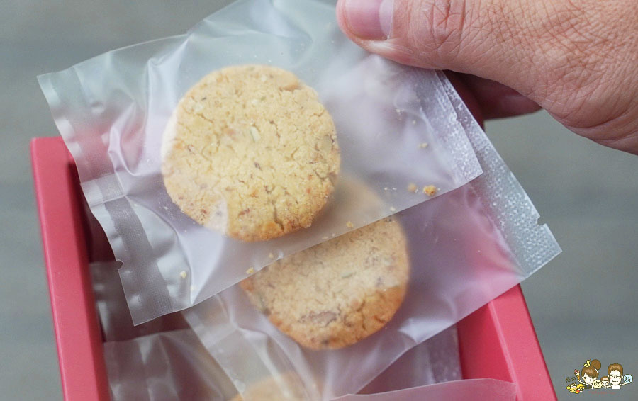 高雄 卷卷烘焙 甜點 點心 生乳銅鑼燒 造型 可愛 好吃 推薦 必買 左營 伴手禮 手信 彌月 禮盒 烏日餅