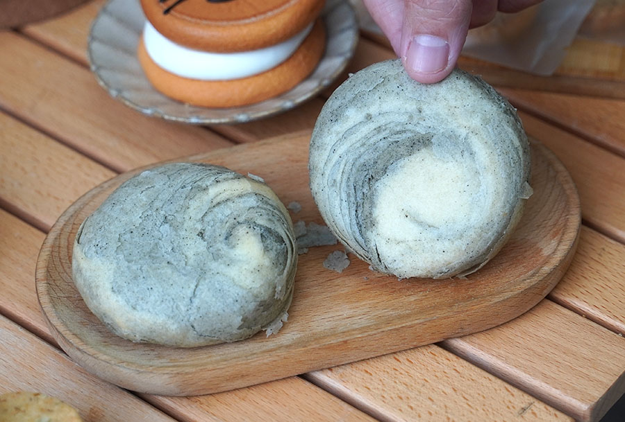 高雄 卷卷烘焙 甜點 點心 生乳銅鑼燒 造型 可愛 好吃 推薦 必買 左營 伴手禮 手信 彌月 禮盒 烏日餅