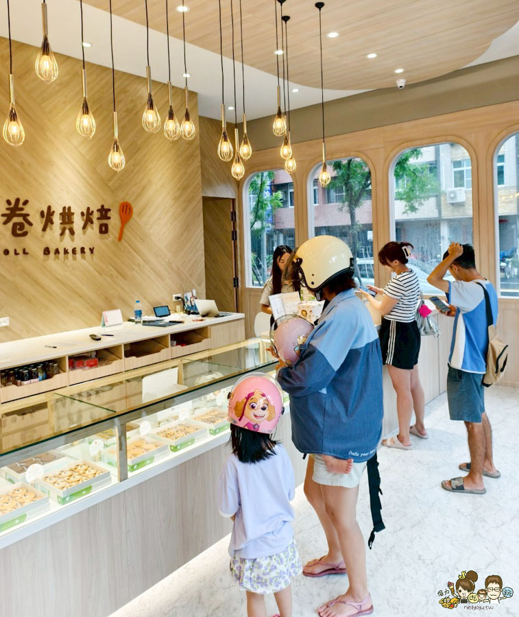 高雄 卷卷烘焙 甜點 點心 生乳銅鑼燒 造型 可愛 好吃 推薦 必買 左營 伴手禮 手信 彌月 禮盒 烏日餅
