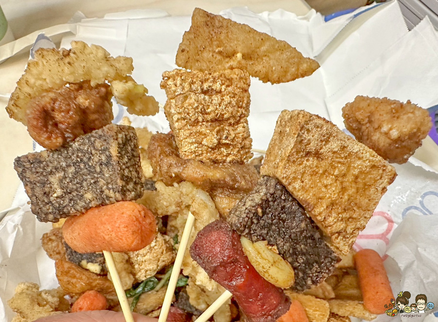 鹽埕第一家鹹酥雞 老店 炸物 小吃 晚餐 消夜 高雄美食 鹽埕必吃 香雞排