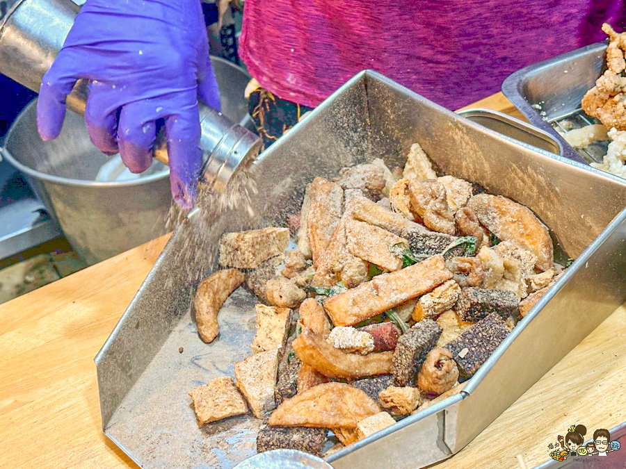 鹽埕第一家鹹酥雞 老店 炸物 小吃 晚餐 消夜 高雄美食 鹽埕必吃 香雞排