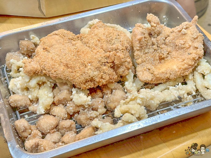 鹽埕第一家鹹酥雞 老店 炸物 小吃 晚餐 消夜 高雄美食 鹽埕必吃 香雞排