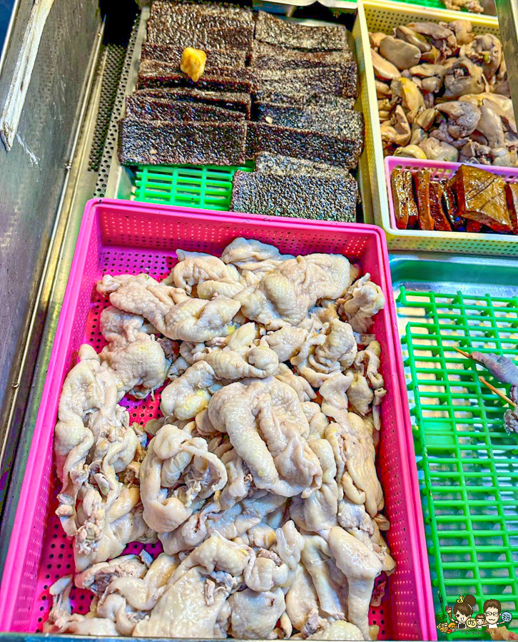 鹽埕第一家鹹酥雞 老店 炸物 小吃 晚餐 消夜 高雄美食 鹽埕必吃 香雞排
