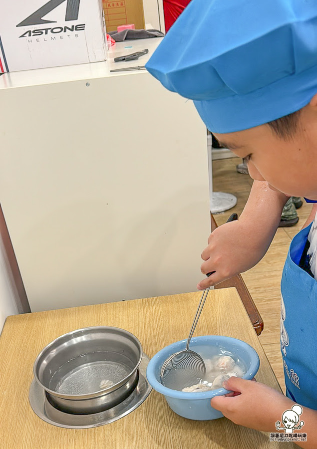 宏裕行花枝丸館 觀光工廠 DIY 花枝 蝦排 好玩 好逛 親子 高雄景點 高雄旅遊 