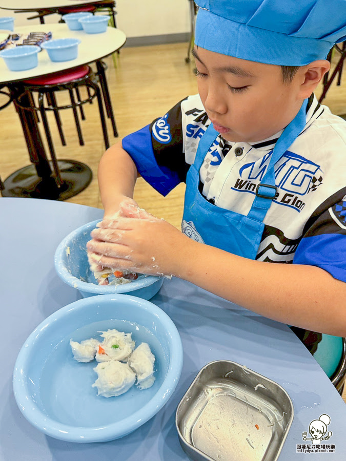 宏裕行花枝丸館 觀光工廠 DIY 花枝 蝦排 好玩 好逛 親子 高雄景點 高雄旅遊 