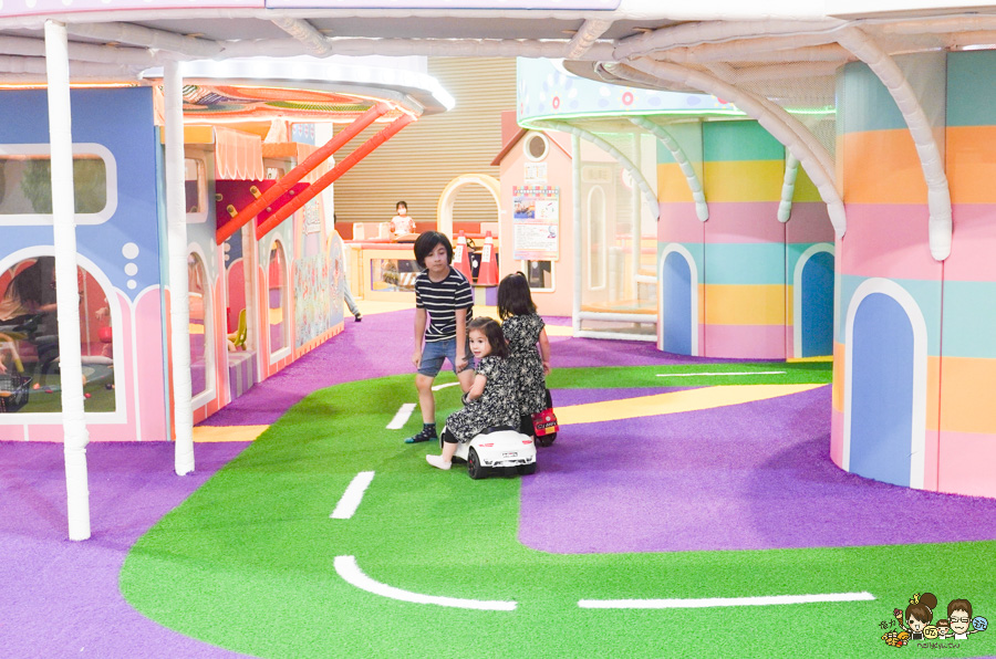 彩虹童畫親子樂園 科工館 親子 旅遊 放電 樂園 好玩 彩虹眷村 彩虹文創