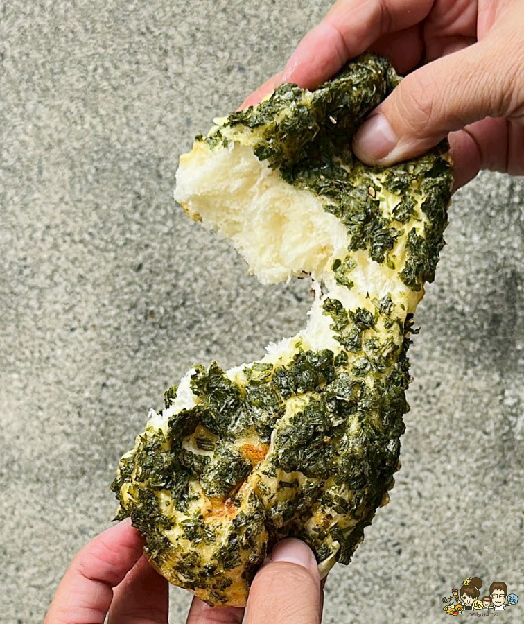 胡甲園麵包店 銅板麵包 高雄 麵包 好吃 便宜 20元麵包 鳳梨酥 伴手禮 
