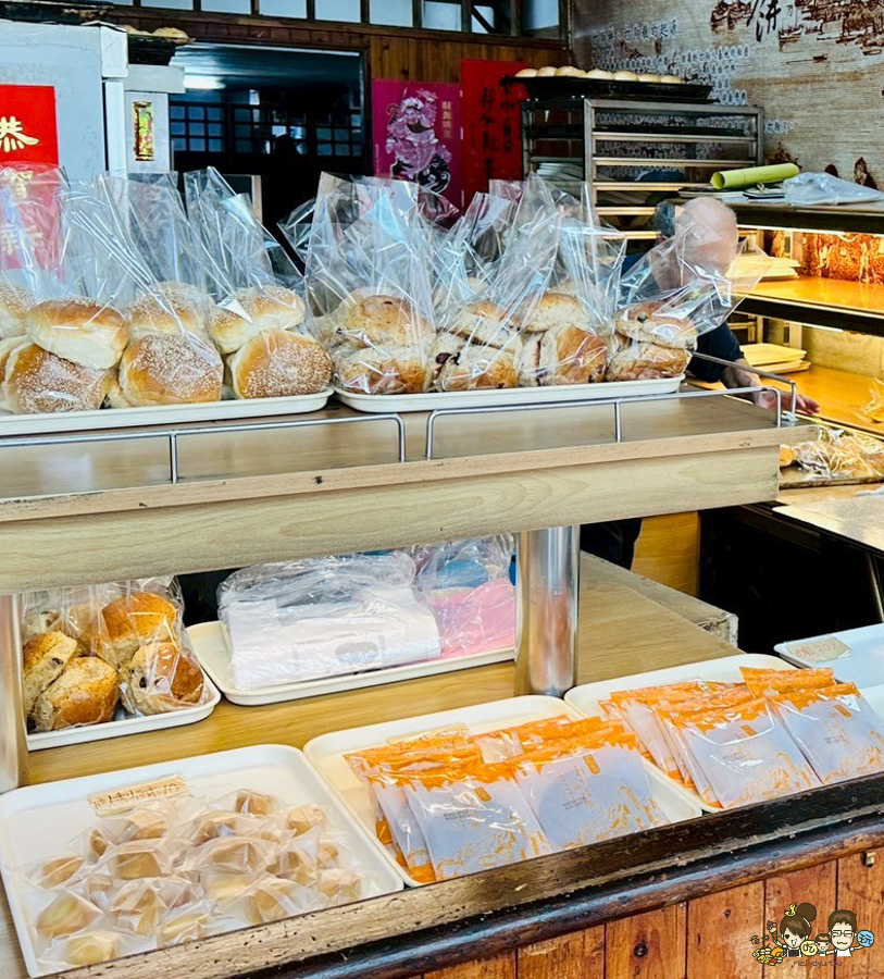 胡甲園麵包店 銅板麵包 高雄 麵包 好吃 便宜 20元麵包 鳳梨酥 伴手禮 