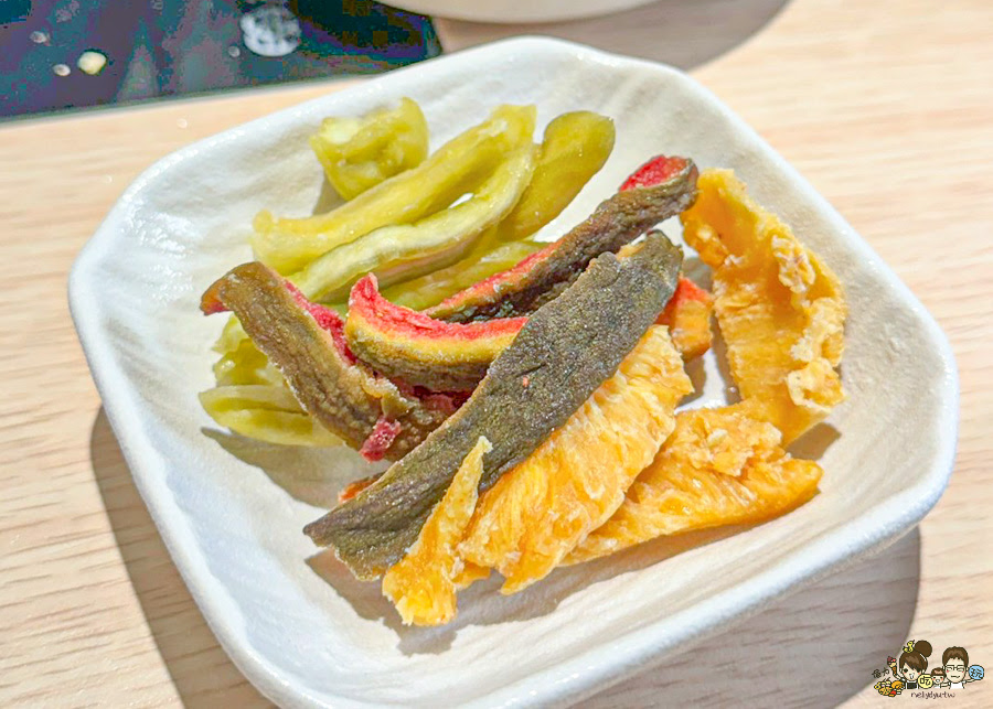 貓頭鷹鍋物 上湯鍋物料 鍋物 高雄美食 聚餐 鳳山美食 商務 包箱 聚餐 聚會 龍蝦 澎派 海陸