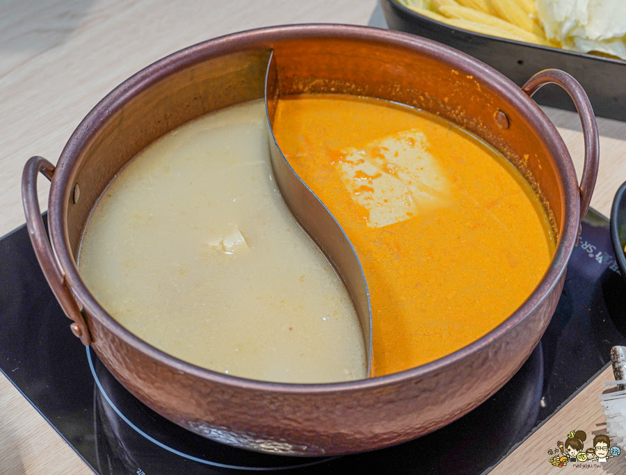 貓頭鷹鍋物 上湯鍋物料 鍋物 高雄美食 聚餐 鳳山美食 商務 包箱 聚餐 聚會 龍蝦 澎派 海陸