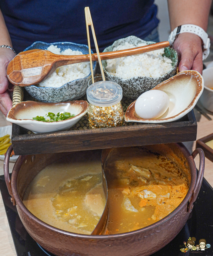 貓頭鷹鍋物 上湯鍋物料 鍋物 高雄美食 聚餐 鳳山美食 商務 包箱 聚餐 聚會 龍蝦 澎派 海陸