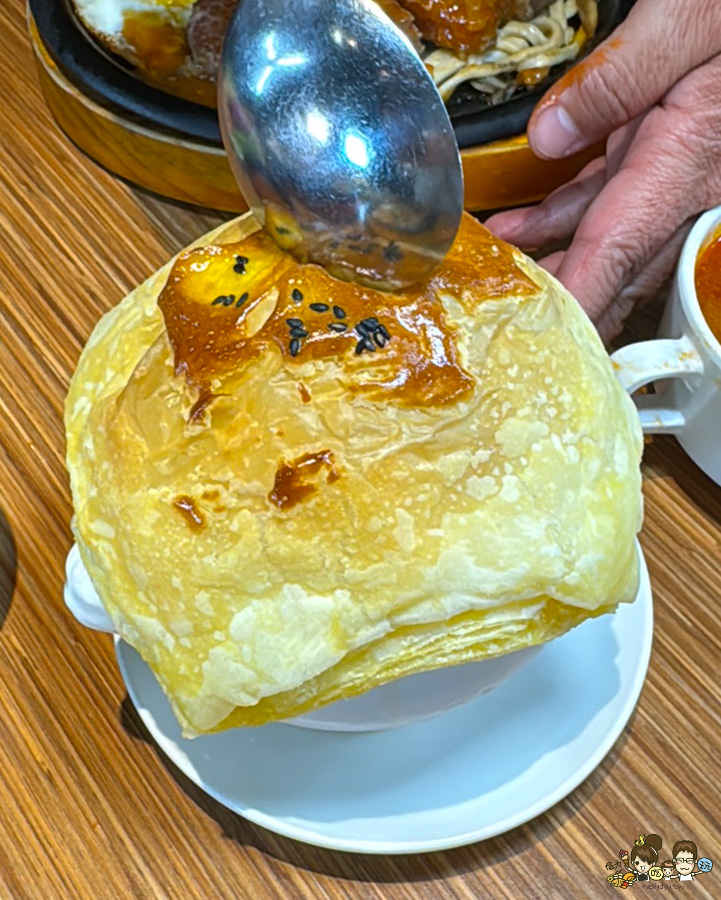 好客牛排 後切牛排 吃到飽 高雄牛排吃到飽 自助吧 平價 包廂 聚餐 畫作 文藝 鼎山美食