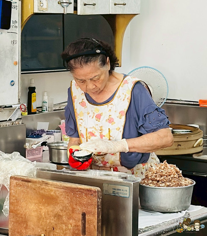  尤媽媽肉圓店 鹽埕美食 肉圓 肉丸 碗粿 燒賣 老店