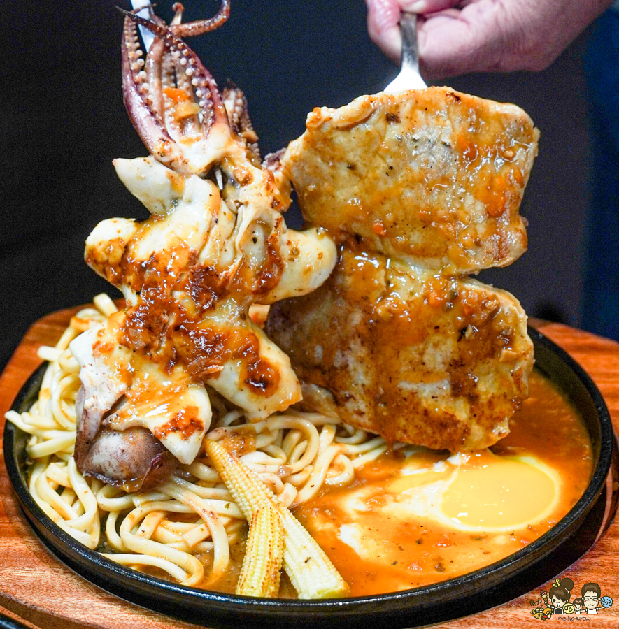 自強夜市 鐵板牛排 長紅牛排 夜市王 雙拼 招牌 牛排 高雄美食 高雄夜市美食