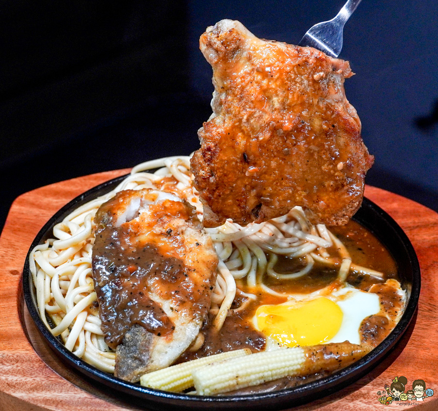 自強夜市 鐵板牛排 長紅牛排 夜市王 雙拼 招牌 牛排 高雄美食 高雄夜市美食