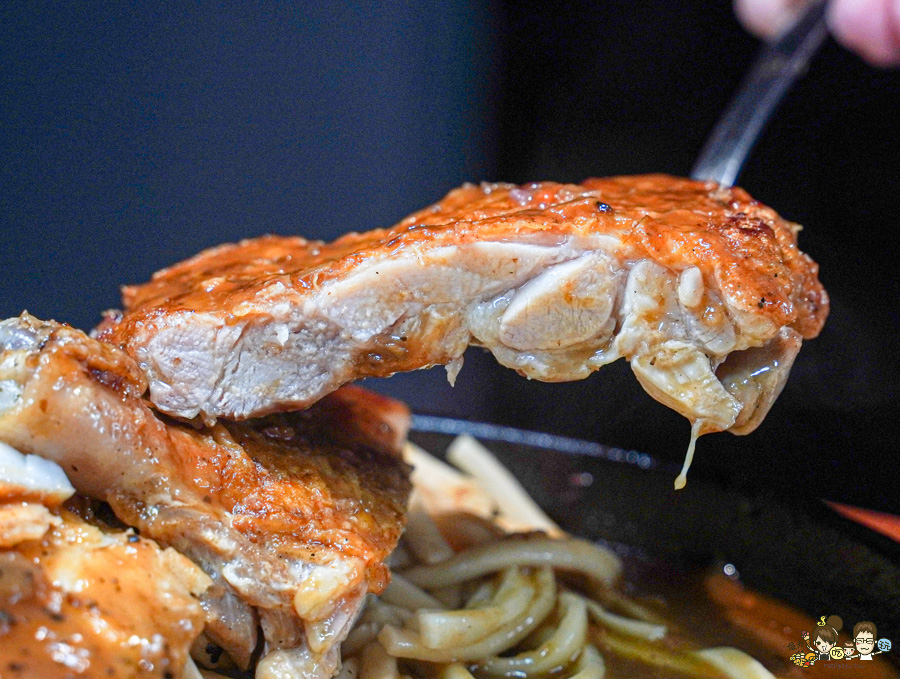 自強夜市 鐵板牛排 長紅牛排 夜市王 雙拼 招牌 牛排 高雄美食 高雄夜市美食