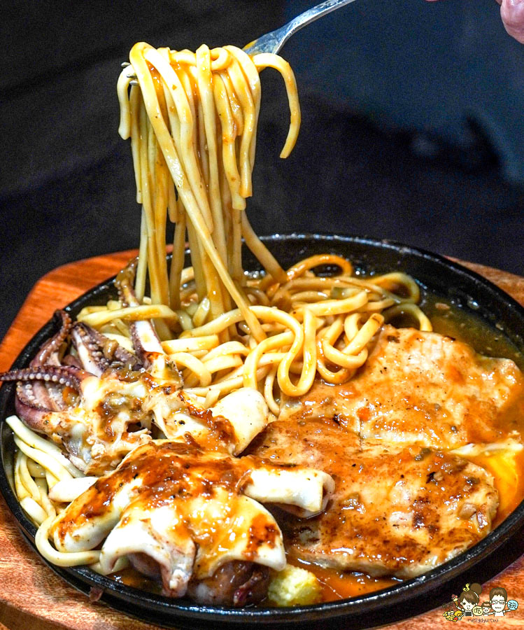 自強夜市 鐵板牛排 長紅牛排 夜市王 雙拼 招牌 牛排 高雄美食 高雄夜市美食