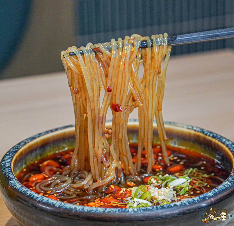 溜溜酸菜魚專賣店 高雄酸菜魚 麻辣水煮 聚餐 SOGO 百貨美食 必吃 聚餐 聚會 家庭用餐 