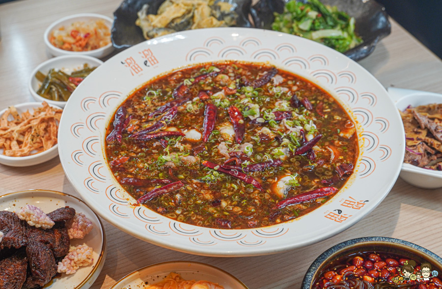 溜溜酸菜魚專賣店 高雄酸菜魚 麻辣水煮 聚餐 SOGO 百貨美食 必吃 聚餐 聚會 家庭用餐 