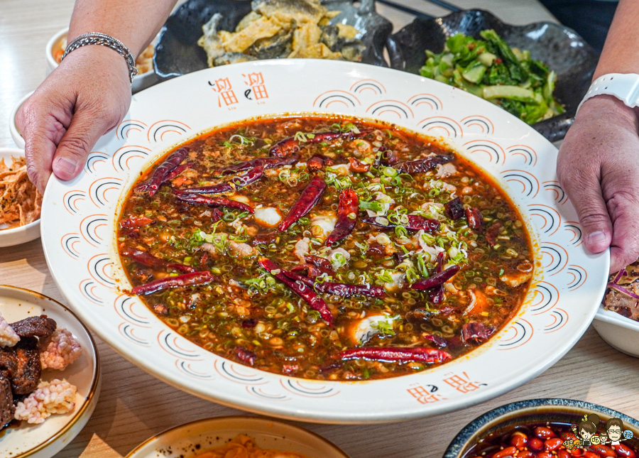溜溜酸菜魚專賣店 高雄酸菜魚 麻辣水煮 聚餐 SOGO 百貨美食 必吃 聚餐 聚會 家庭用餐 