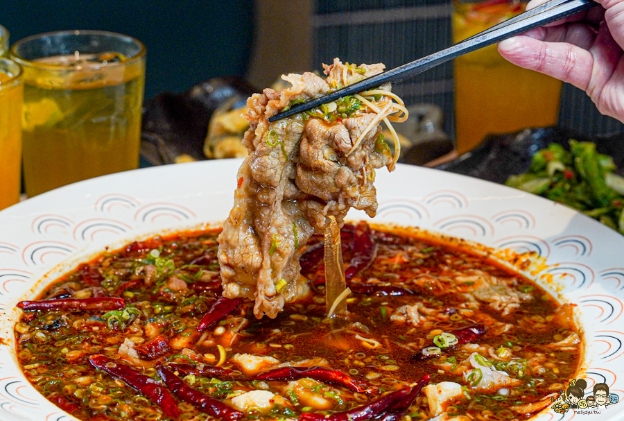 溜溜酸菜魚專賣店 高雄酸菜魚 麻辣水煮 聚餐 SOGO 百貨美食 必吃 聚餐 聚會 家庭用餐 