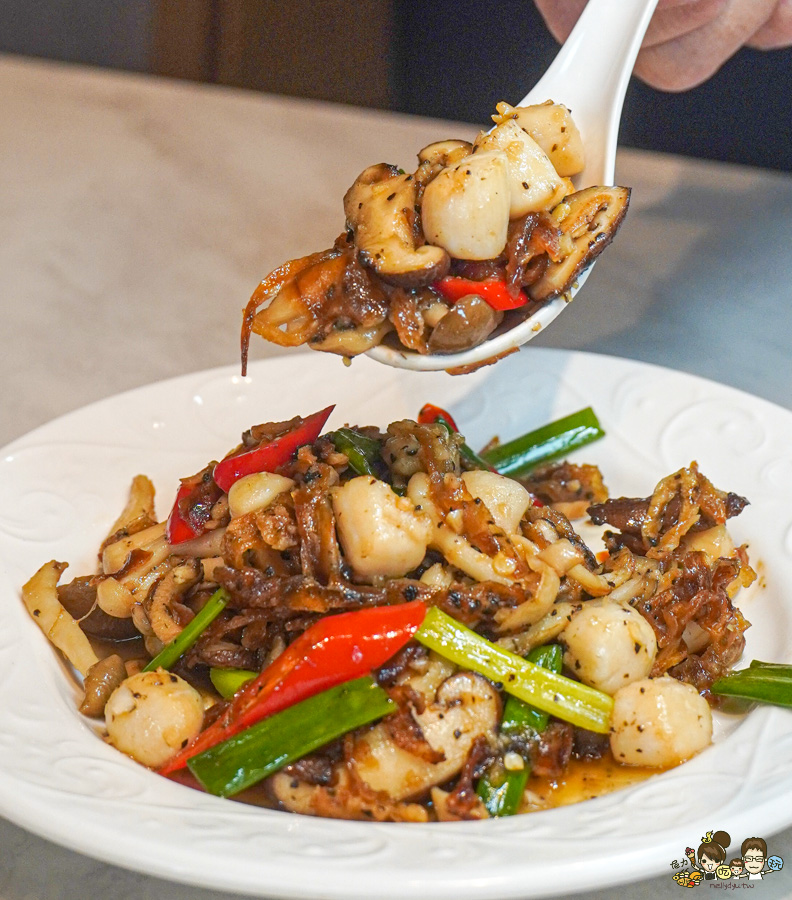 巨蛋商圈 麟粥宮砂鍋粥 高雄美食 聚餐 私房料理 高雄活體海鮮