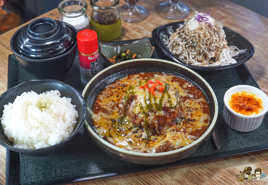 森本日式和風洋食堂 手作漢堡排 厚實滑嫩蛋包飯 雙拼咖哩醬 老店 熟客超多 日本老闆