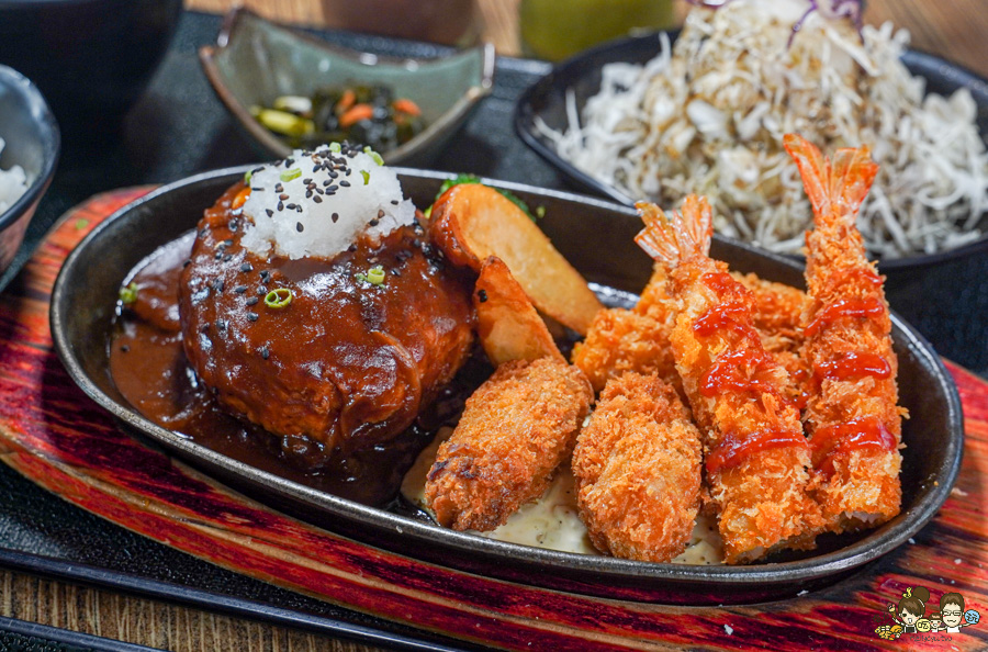 森本日式和風洋食堂 手作漢堡排 厚實滑嫩蛋包飯 雙拼咖哩醬 老店 熟客超多 日本老闆