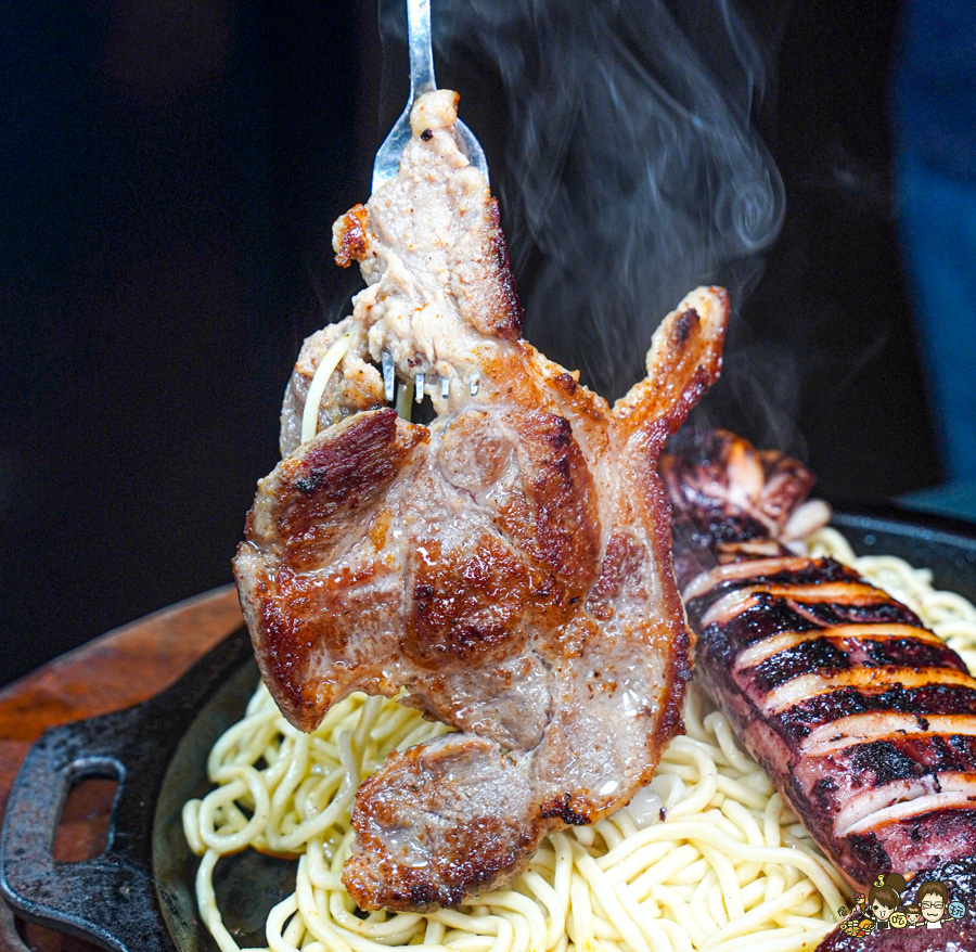 驚蟄洋食坊 鐵板 美食 高雄必吃 好吃 三民牛排 鐵板牛排 排餐 自助吧