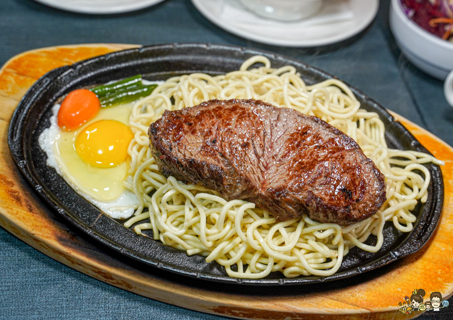 驚蟄洋食坊 鐵板 美食 高雄必吃 好吃 三民牛排 鐵板牛排 排餐 自助吧