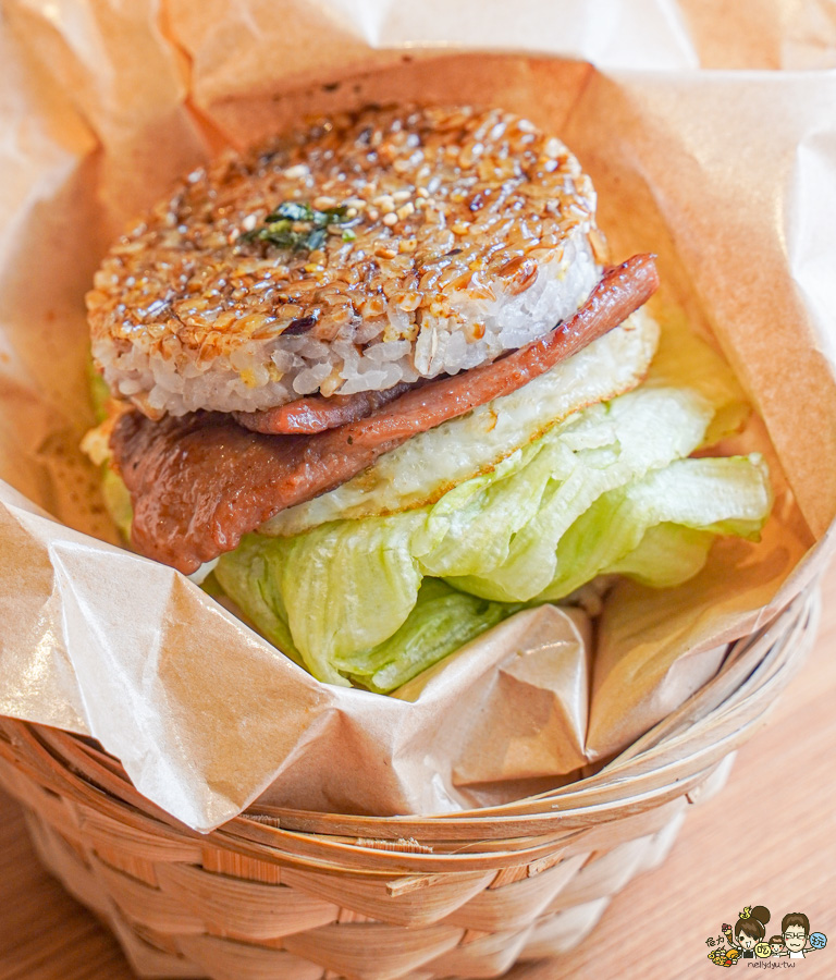 米良居 推薦 必吃 再訪 高雄早午餐 拼盤 好吃 私房 豚肉 米漢堡 手工日曬麵