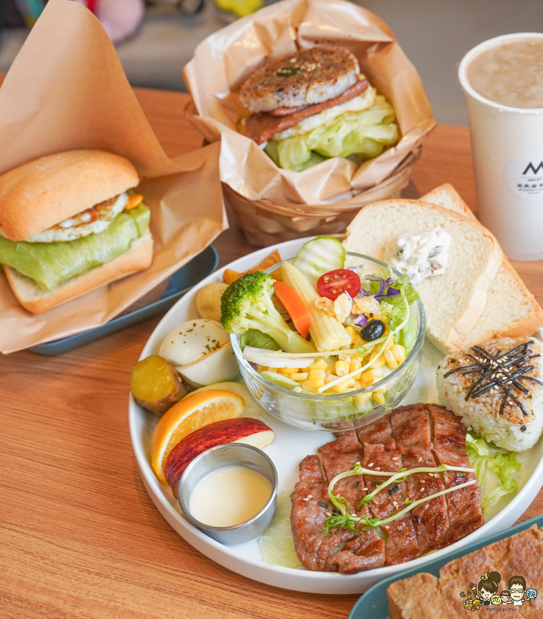 米良居 推薦 必吃 再訪 高雄早午餐 拼盤 好吃 私房 豚肉 米漢堡 手工日曬麵