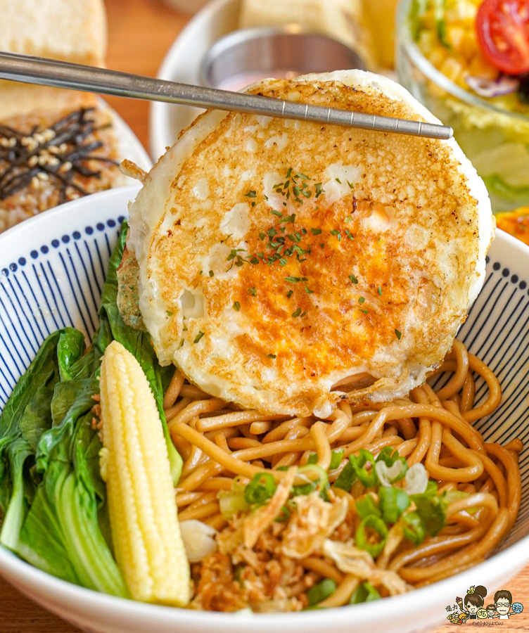 米良居 推薦 必吃 再訪 高雄早午餐 拼盤 好吃 私房 豚肉 米漢堡 手工日曬麵