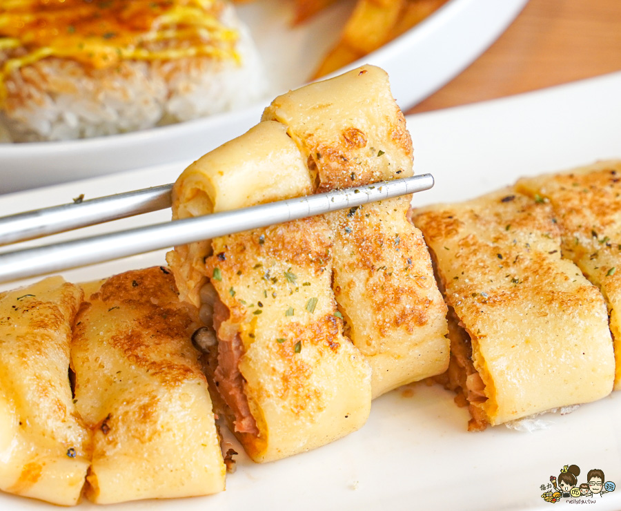 米良居 推薦 必吃 再訪 高雄早午餐 拼盤 好吃 私房 豚肉 米漢堡 手工日曬麵