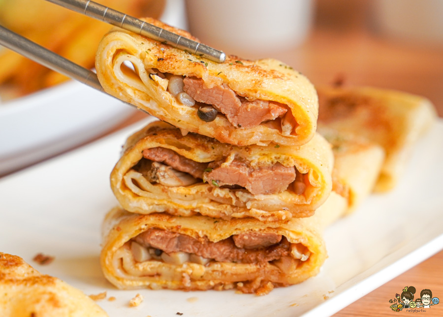 米良居 推薦 必吃 再訪 高雄早午餐 拼盤 好吃 私房 豚肉 米漢堡 手工日曬麵