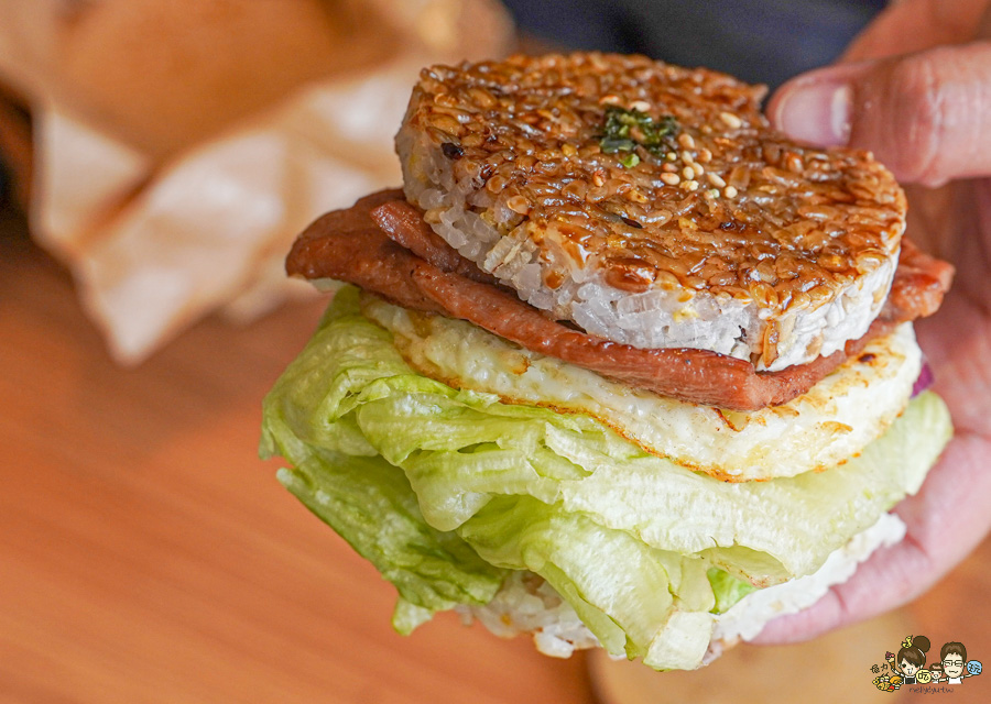 米良居 推薦 必吃 再訪 高雄早午餐 拼盤 好吃 私房 豚肉 米漢堡 手工日曬麵