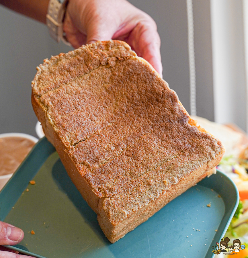 米良居 推薦 必吃 再訪 高雄早午餐 拼盤 好吃 私房 豚肉 米漢堡 手工日曬麵