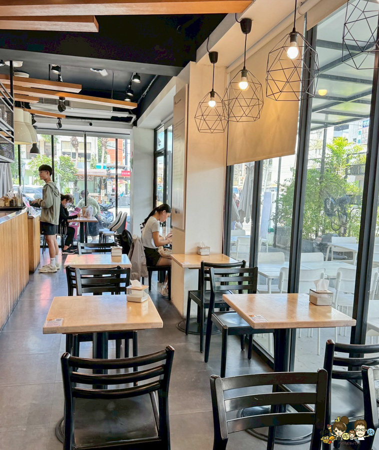 米良居 推薦 必吃 再訪 高雄早午餐 拼盤 好吃 私房 豚肉 米漢堡 手工日曬麵