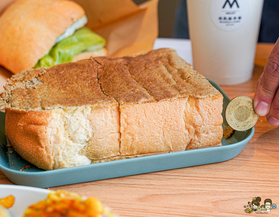 米良居 推薦 必吃 再訪 高雄早午餐 拼盤 好吃 私房 豚肉 米漢堡 手工日曬麵