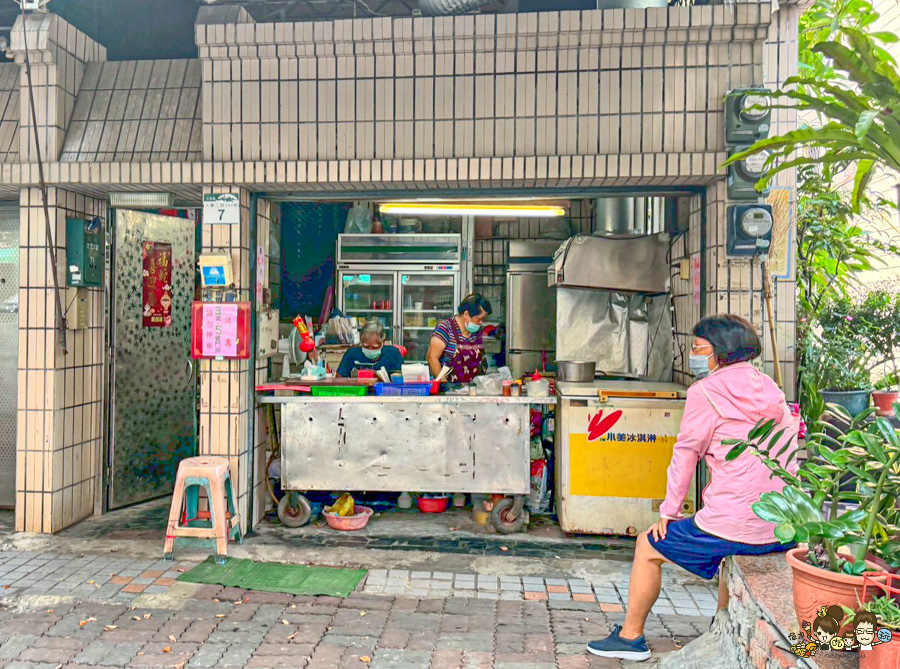 小巷弄鹹酥雞 陽明國小側門 三民美食 鹹酥雞 高雄美食 必吃 好吃 推薦 必吃 無名 老字號