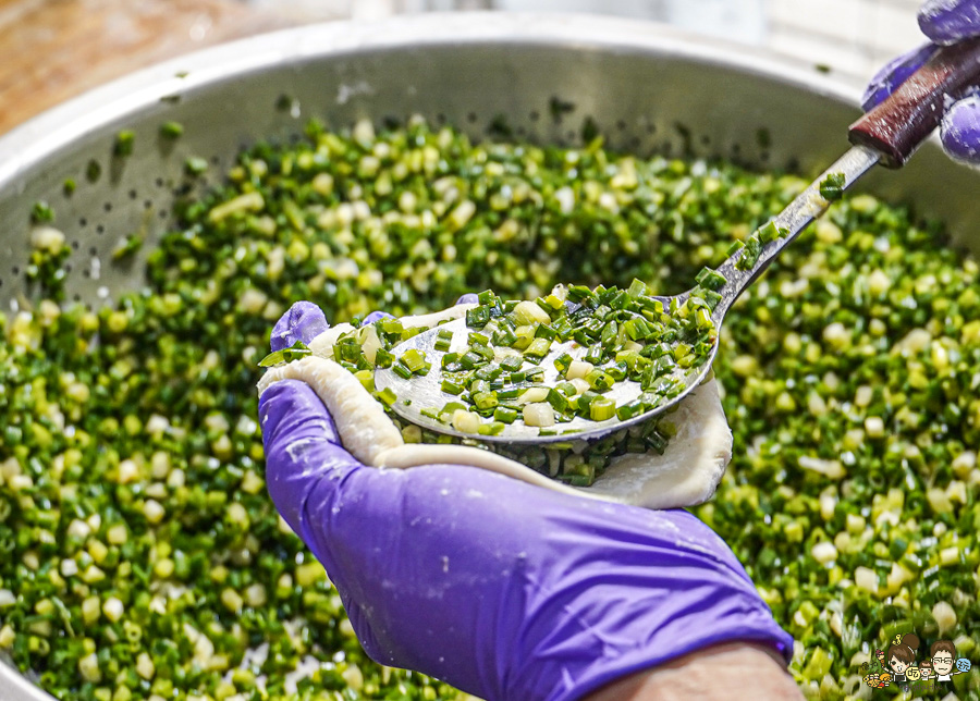 老正興館金牌蔥油餅 高雄美食 必吃 團購 排隊 在地 傳承 蘿蔔酥 小籠包 捲餅 清蒸臭豆腐
