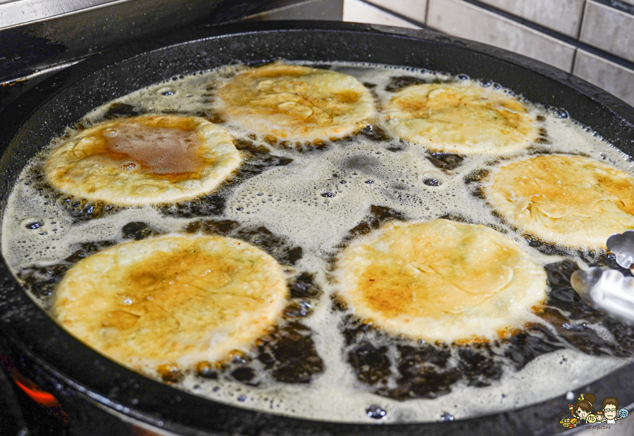 老正興館金牌蔥油餅 高雄美食 必吃 團購 排隊 在地 傳承 蘿蔔酥 小籠包 捲餅 清蒸臭豆腐