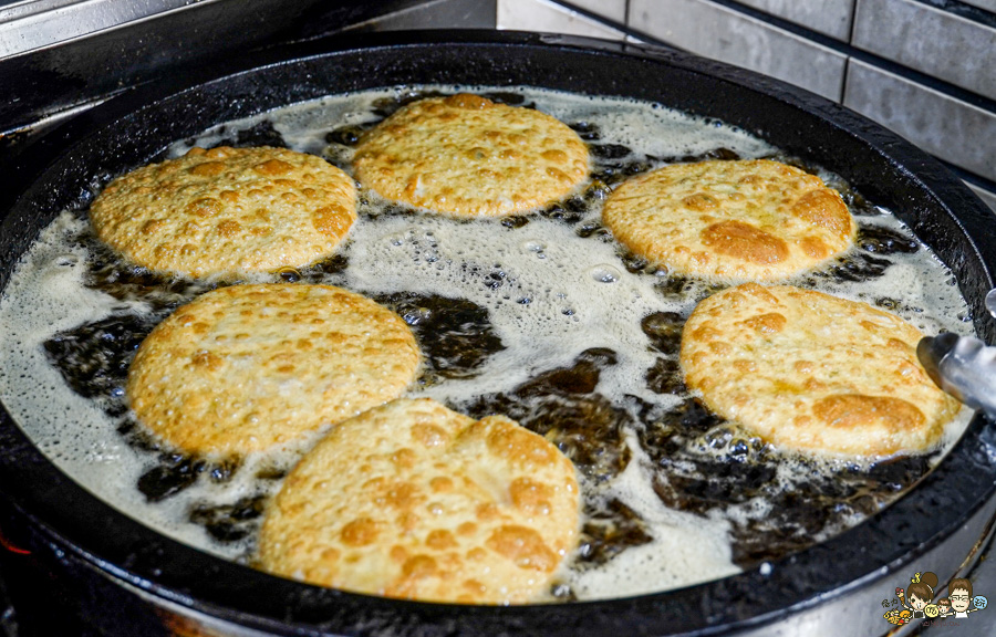 老正興館金牌蔥油餅 高雄美食 必吃 團購 排隊 在地 傳承 蘿蔔酥 小籠包 捲餅 清蒸臭豆腐